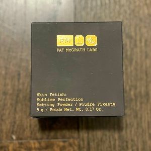 Pat McGrath Sublime Perfection Setting Powder - Light Medium 2